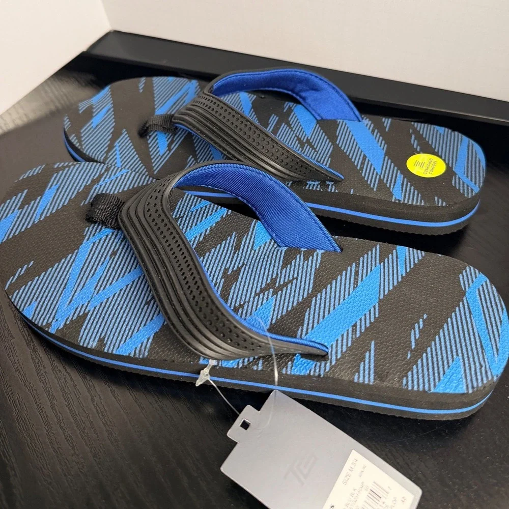 Tek Gear Boys Flip Flops Blue Black Geometric Graphic Thong Sandals Size M 3/4